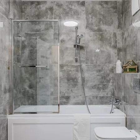 Lasek Marcelinski Deluxe Апартаменты *