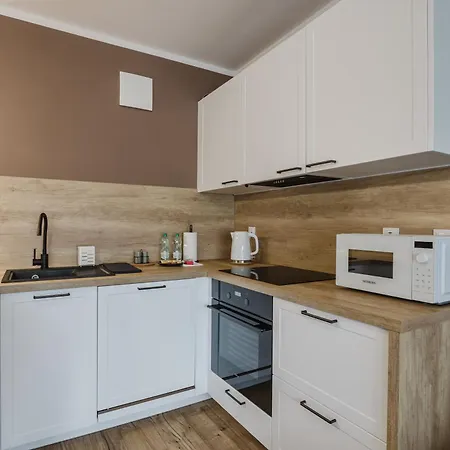 Lasek Marcelinski Deluxe Poznan